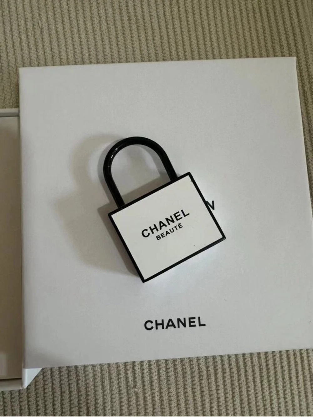 Chanel Lock & Keys - Picture 5 of 6